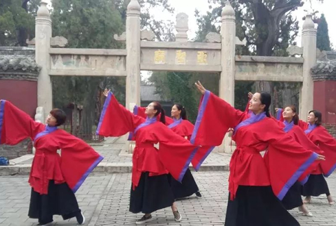 孔子文旅集團鄒魯文化公司陪你一起過“鼠”于你的大年！