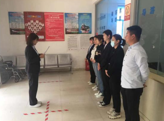 領(lǐng)下認真閱讀了王杰生前的日記，其“一不怕苦，二不怕死”的王杰精神以及“在榮譽上不伸手，在待遇上不伸手，在物質(zhì)上不伸手”的崇高精神讓每一位黨員思想上受到洗禮，黨性上得到錘煉。