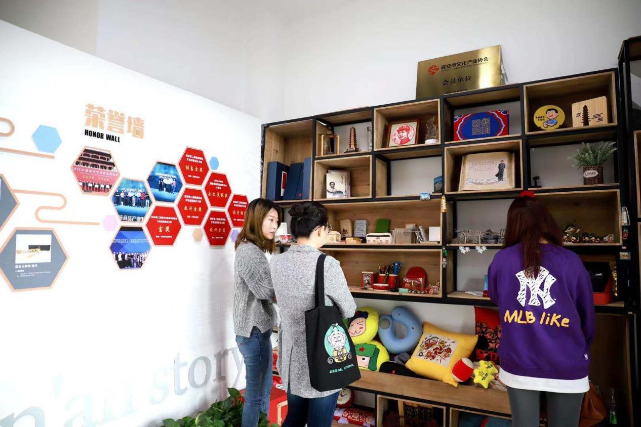 六屆“創(chuàng)意濟(jì)寧”文化產(chǎn)品設(shè)計(jì)大賽暨  第三屆“孔子文旅杯”游客最喜愛(ài)的文旅  商品評(píng)選活動(dòng)工作推進(jìn)會(huì)